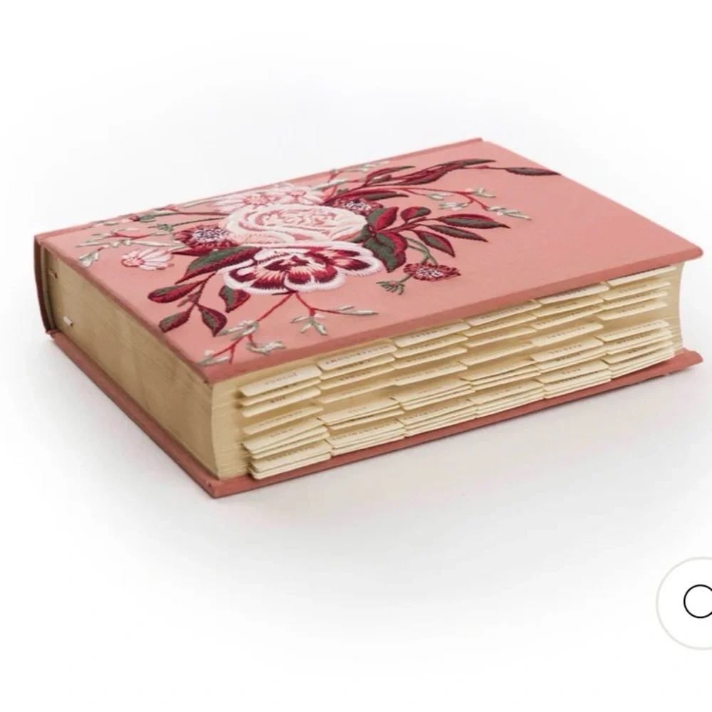 Hosanna Revival elegant gold